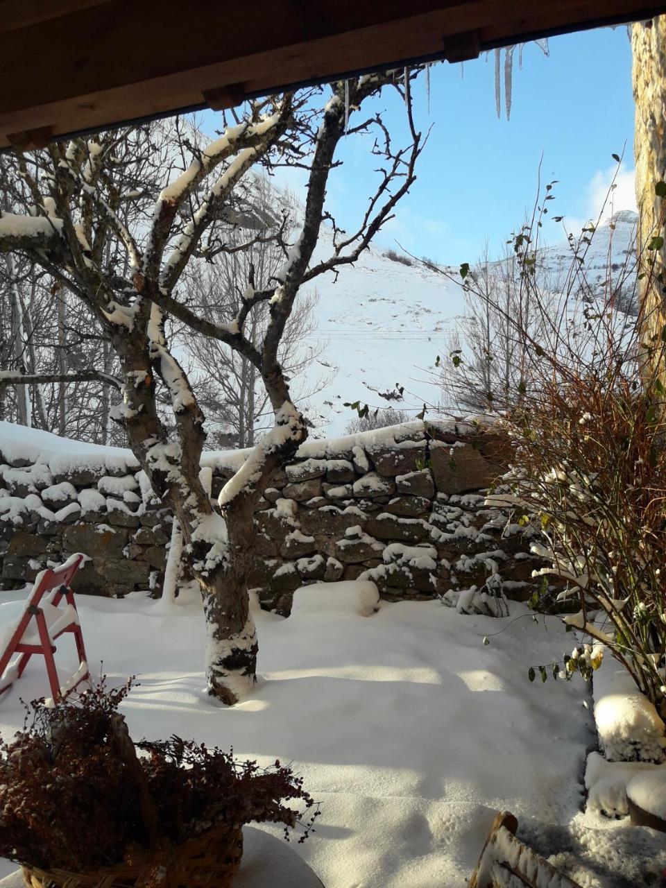 Posada El Rincon De Babia La Cueta Luaran gambar